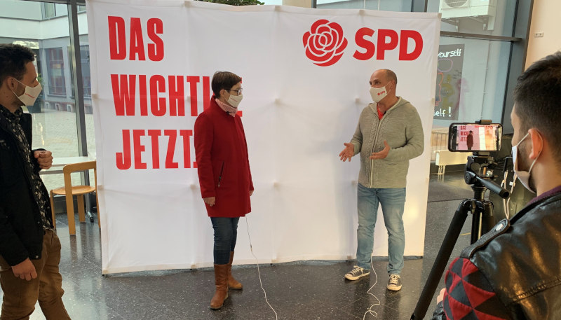 Foto der Woche: Auf dem digitalen Landesparteitag haben wir ein hervorragendes Wahlprogramm beschlossen. Unsere Landtagskandidatin und Kreisrätin Andrea Schröder-Ritzrau und ich nutzten die Parteitagspause für ein kurzes Interview, um über unsere starken Positionen zu sprechen.