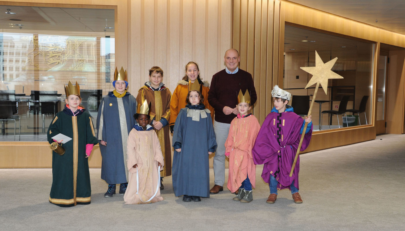 Foto der Woche: Es ist klasse, wie viele Kinder und Jugendliche sich jedes Jahr bei der Sternsingeraktion für andere Kinder engagieren. Gestern habe ich die Sternsinger im Landtag begrüßt.

